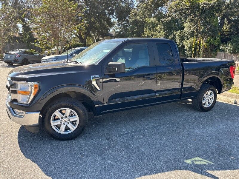 2022 Ford F-150 XLT photo 3