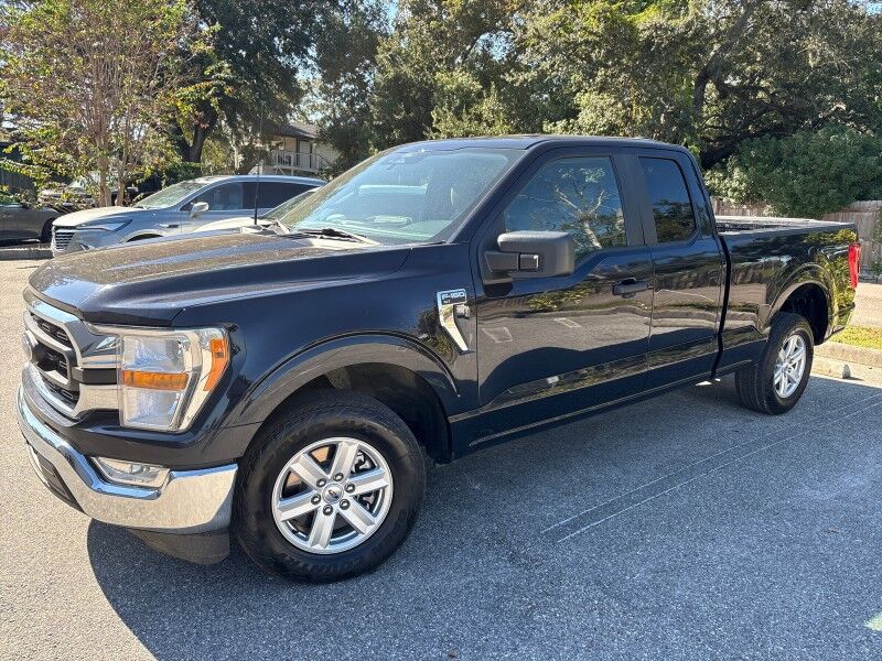 2022 Ford F-150 XLT photo 2