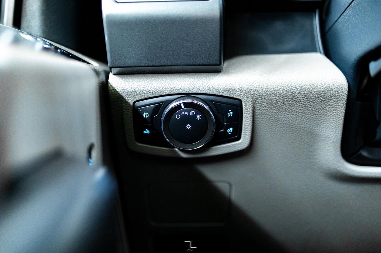 2022 Ford F-250 4x4 Crew Cab XLT FX4 BCam Red Deer AB