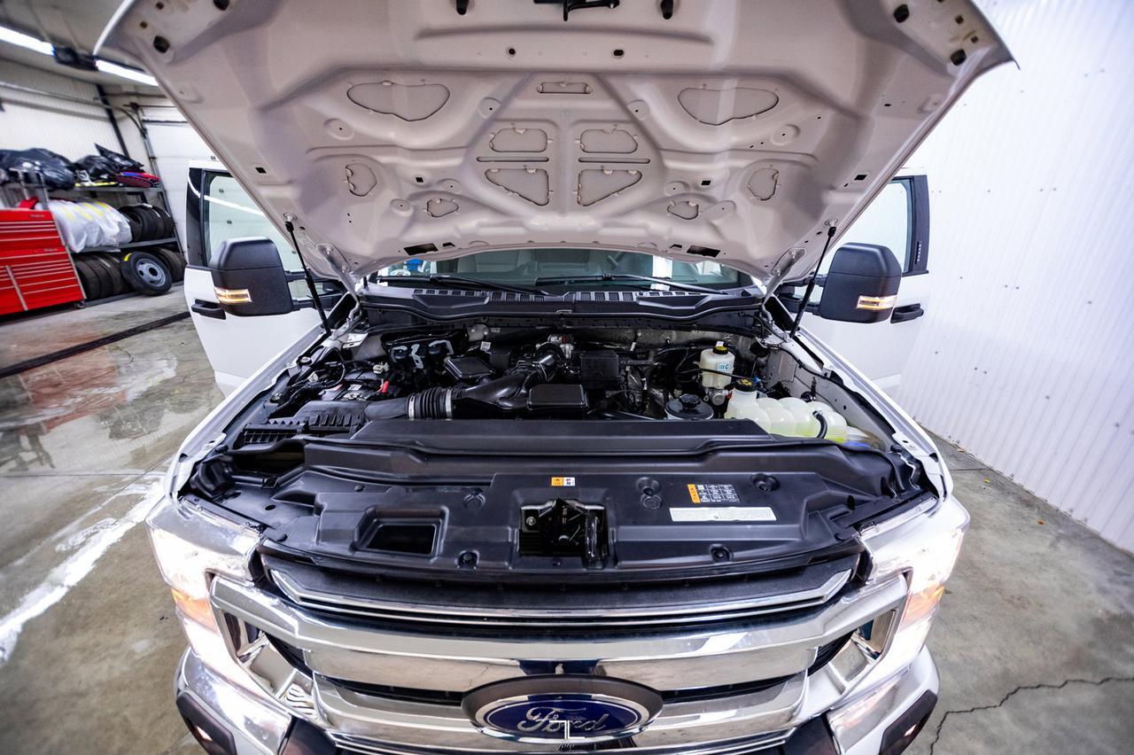 2022 Ford F-250 4x4 Crew Cab XLT FX4 BCam Red Deer AB