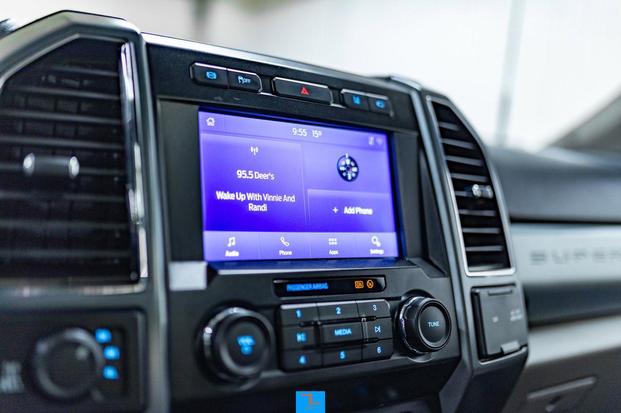 2022 Ford F-250 4x4 Crew Cab XLT FX4 Diesel Roof BCam Red Deer AB