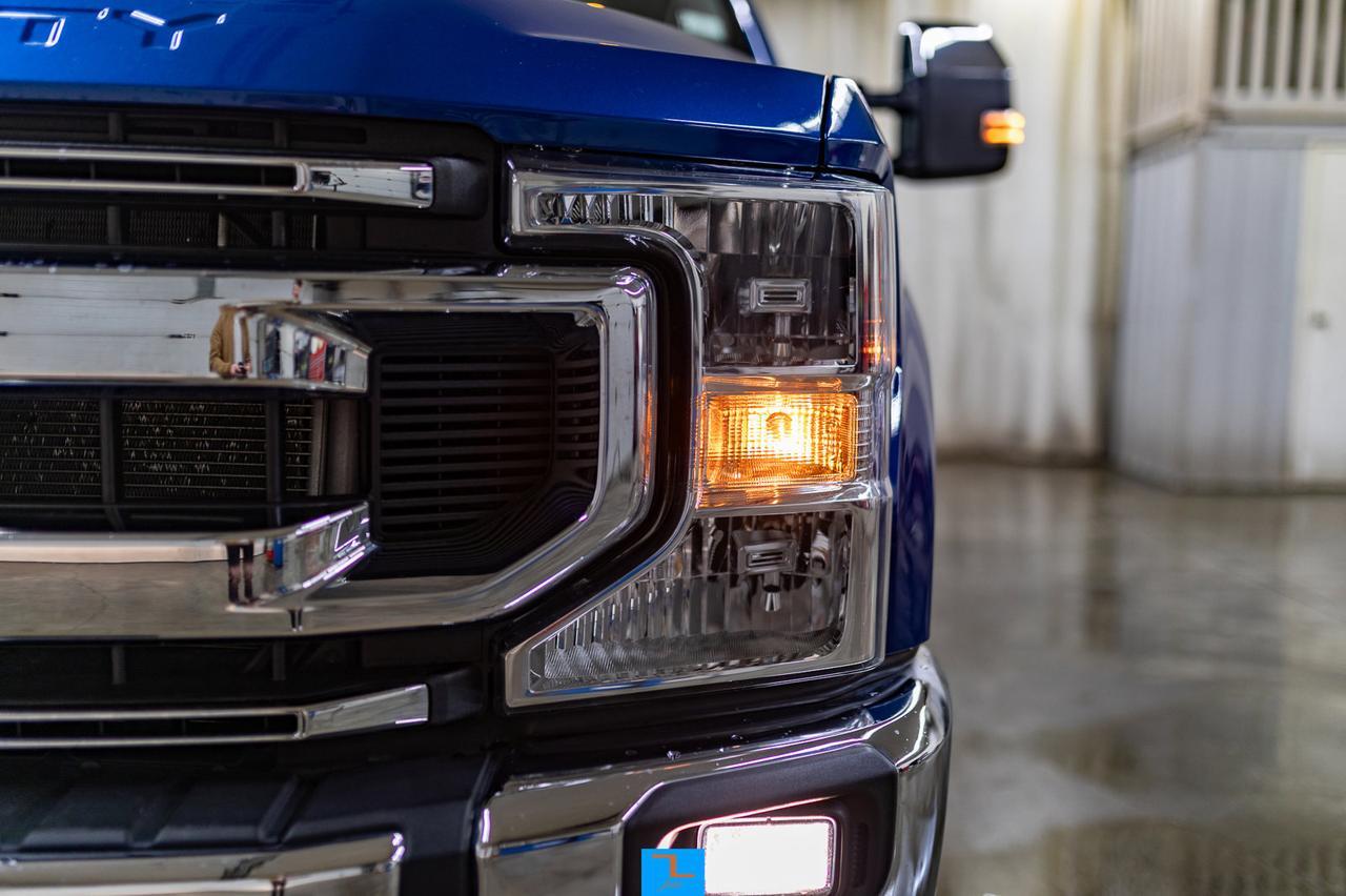 2022 Ford F-250 4x4 Crew Cab XLT FX4 Diesel Roof BCam Red Deer AB