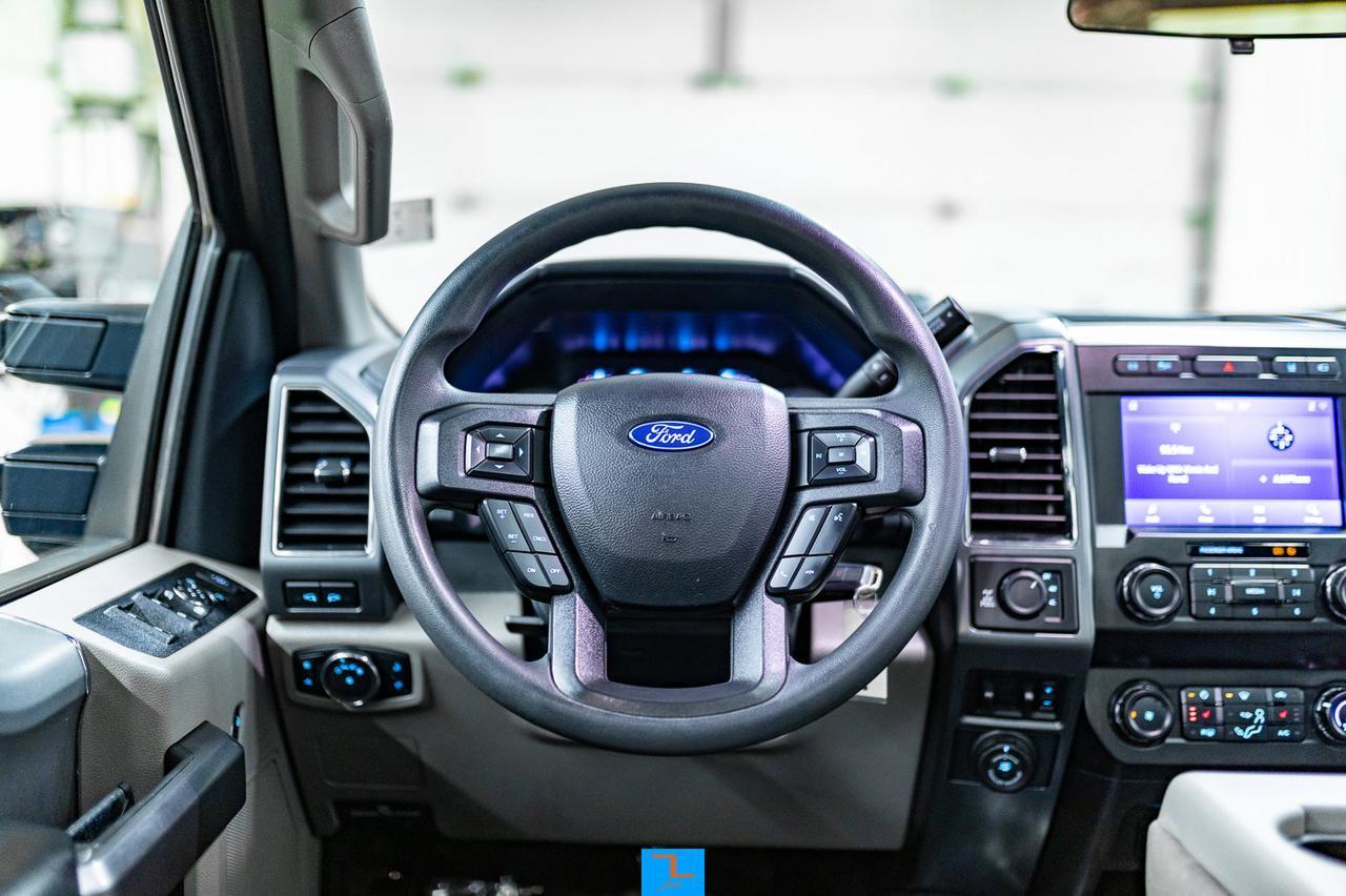 2022 Ford F-250 4x4 Crew Cab XLT FX4 Diesel Roof BCam Red Deer AB