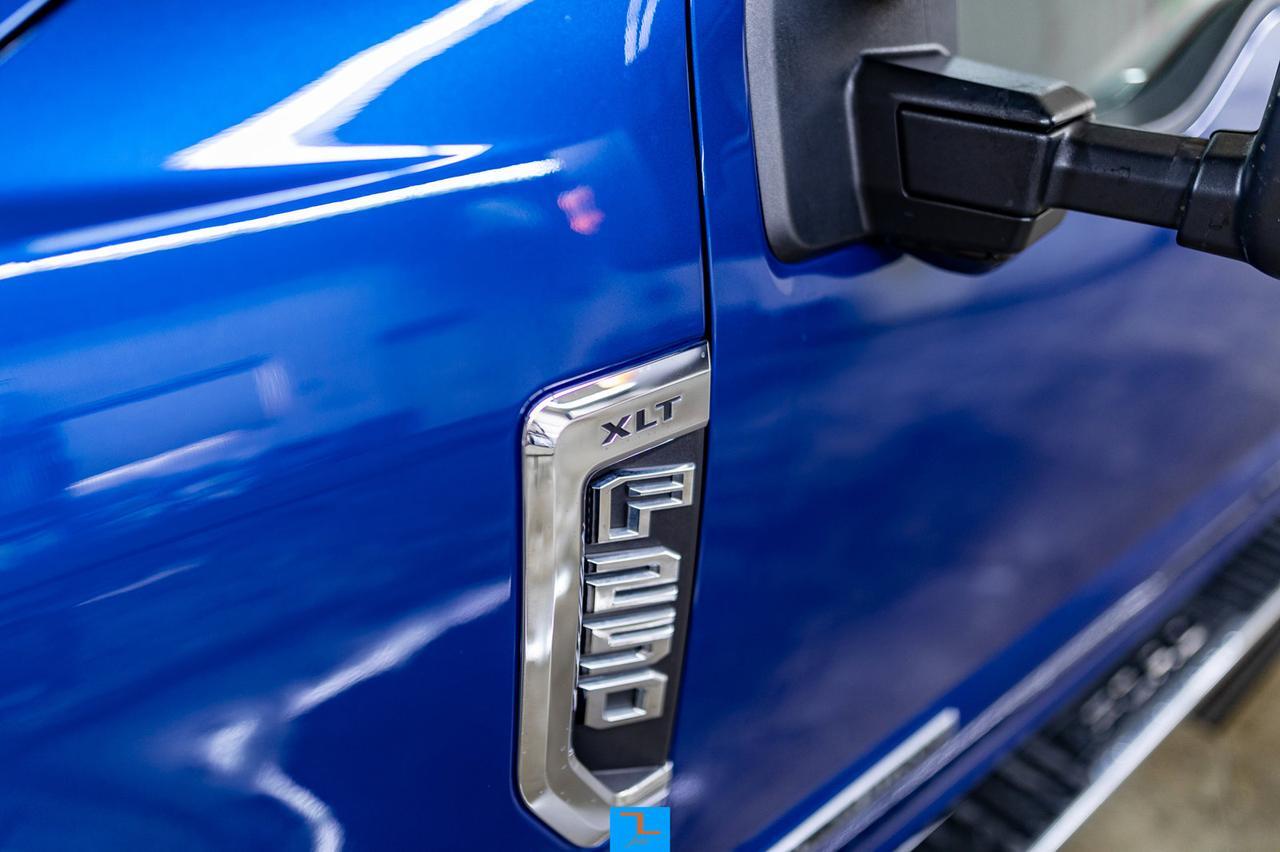 2022 Ford F-250 4x4 Crew Cab XLT FX4 Diesel Roof BCam Red Deer AB