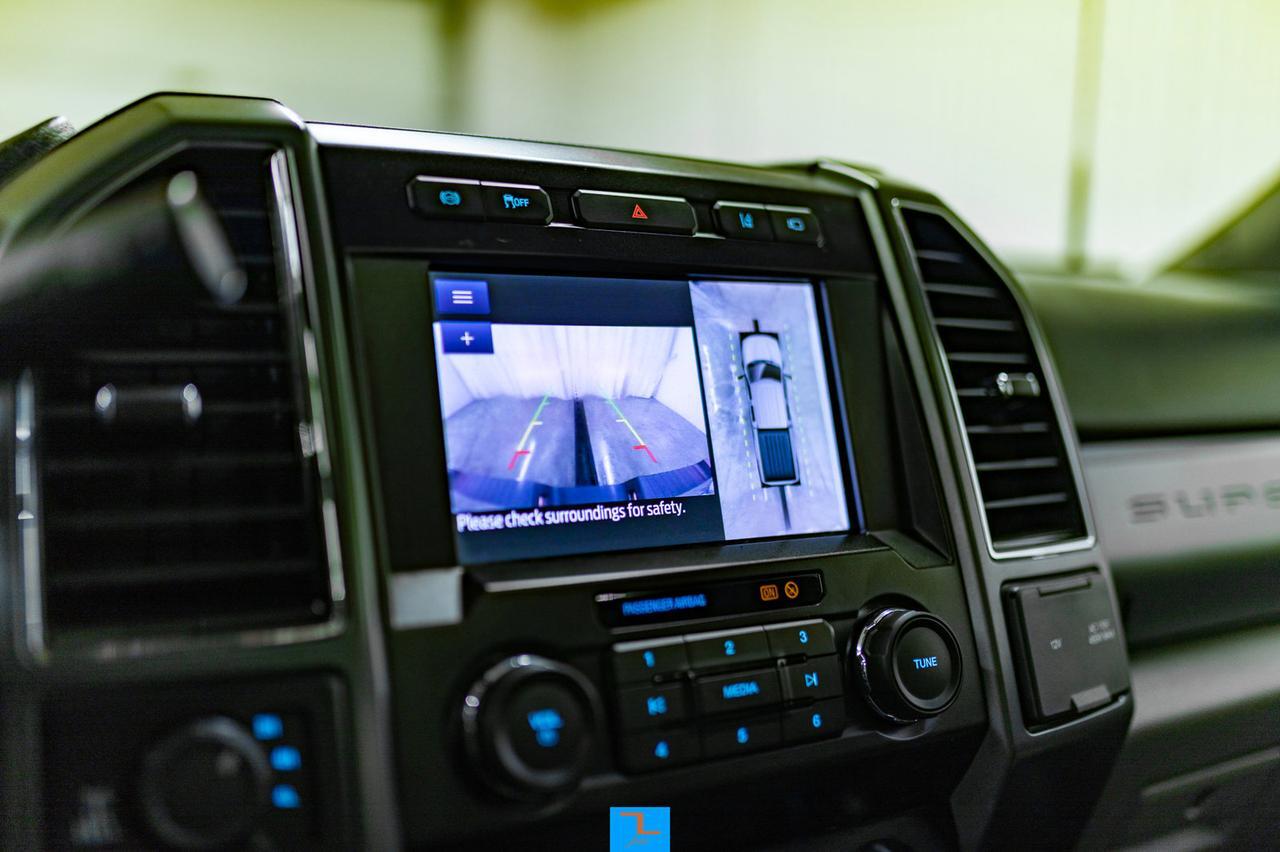 2022 Ford F-250 4x4 Crew Cab XLT FX4 Diesel Roof BCam Red Deer AB