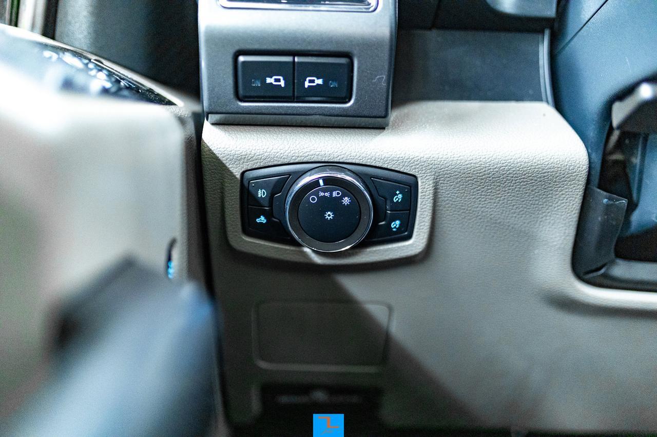 2022 Ford F-250 4x4 Crew Cab XLT FX4 Diesel Roof BCam Red Deer AB