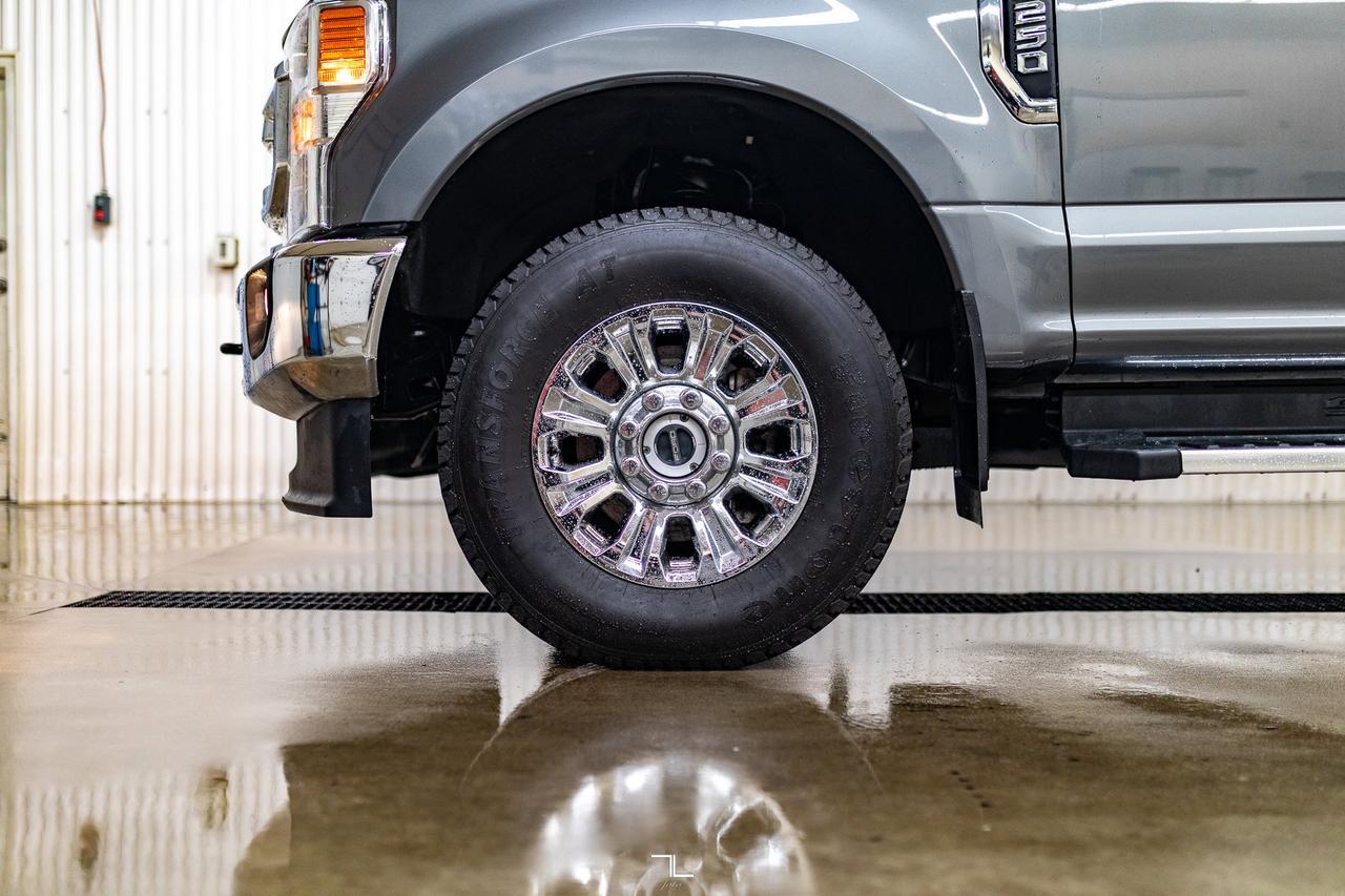 2022 Ford F-250 4x4 Crew Cab XLT FX4 Longbox BCam Red Deer AB