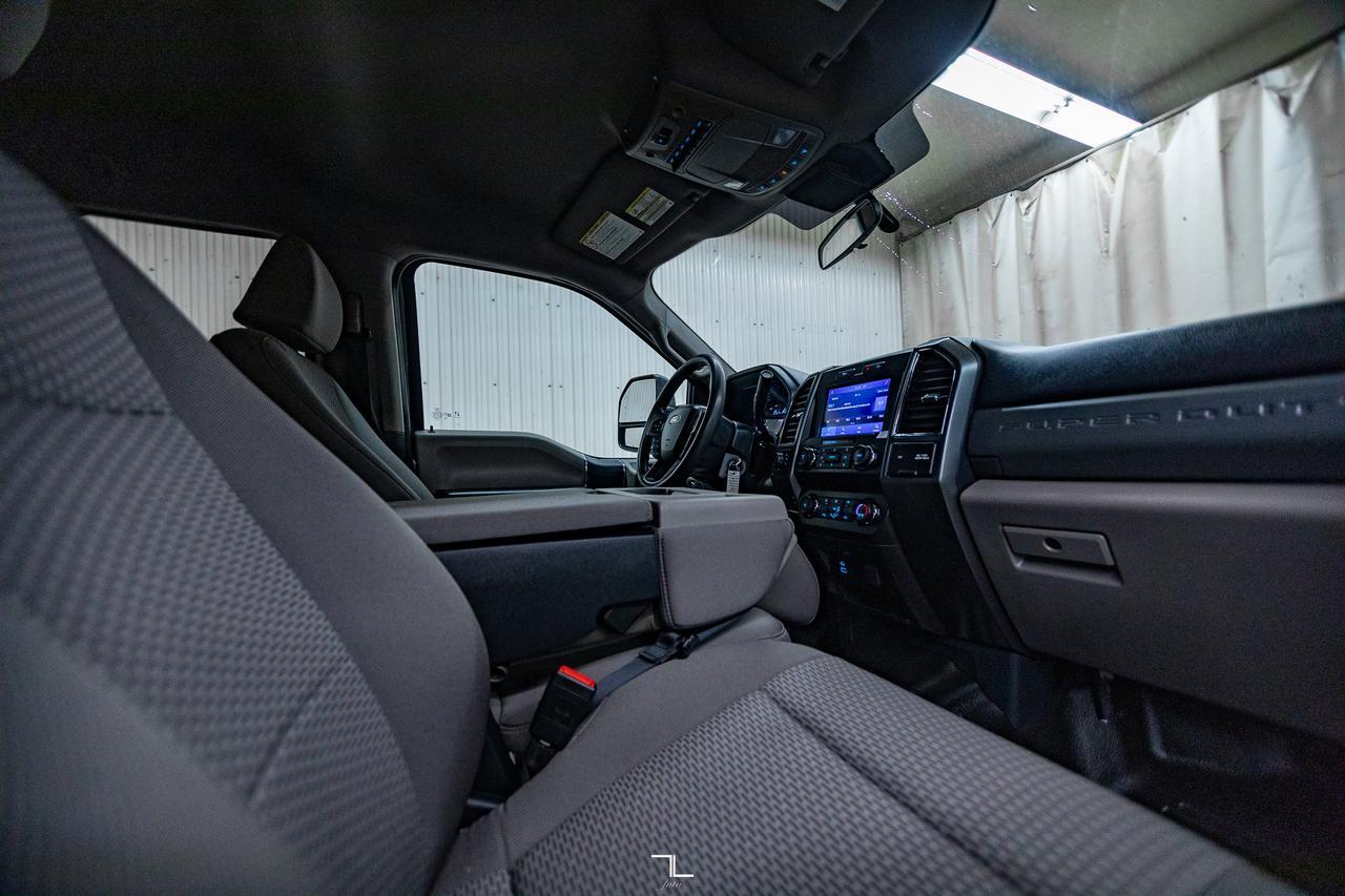 2022 Ford F-250 4x4 Crew Cab XLT FX4 Longbox BCam Red Deer AB