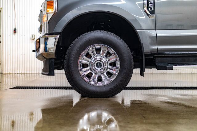 2022 Ford F-250 4x4 Crew Cab XLT FX4 Longbox BCam Red Deer AB