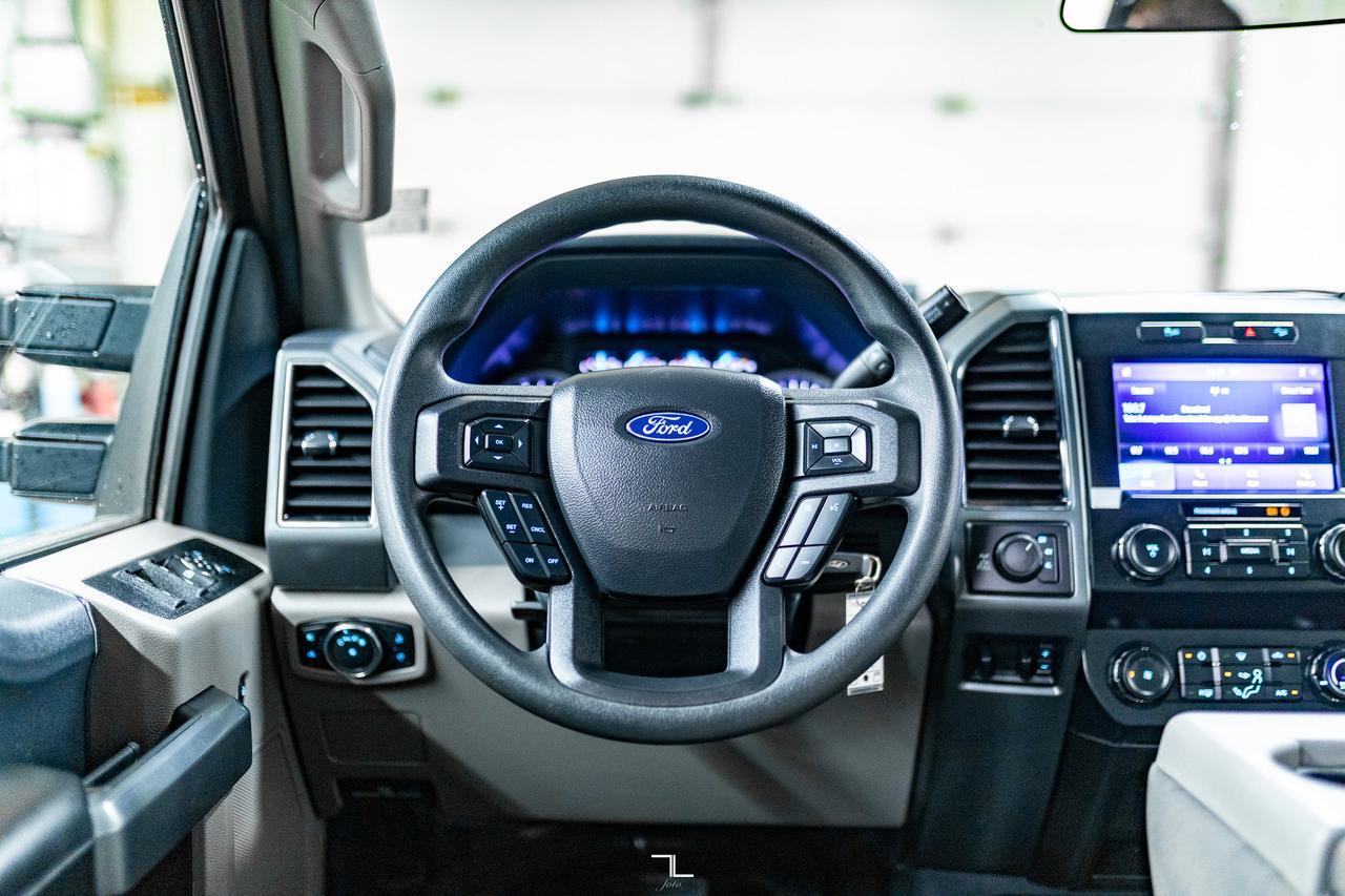 2022 Ford F-250 4x4 Crew Cab XLT FX4 Longbox BCam Red Deer AB