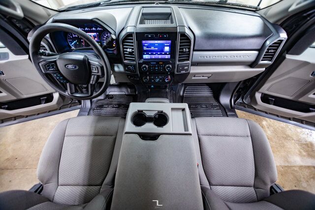 2022 Ford F-250 4x4 Crew Cab XLT FX4 Longbox BCam Red Deer AB