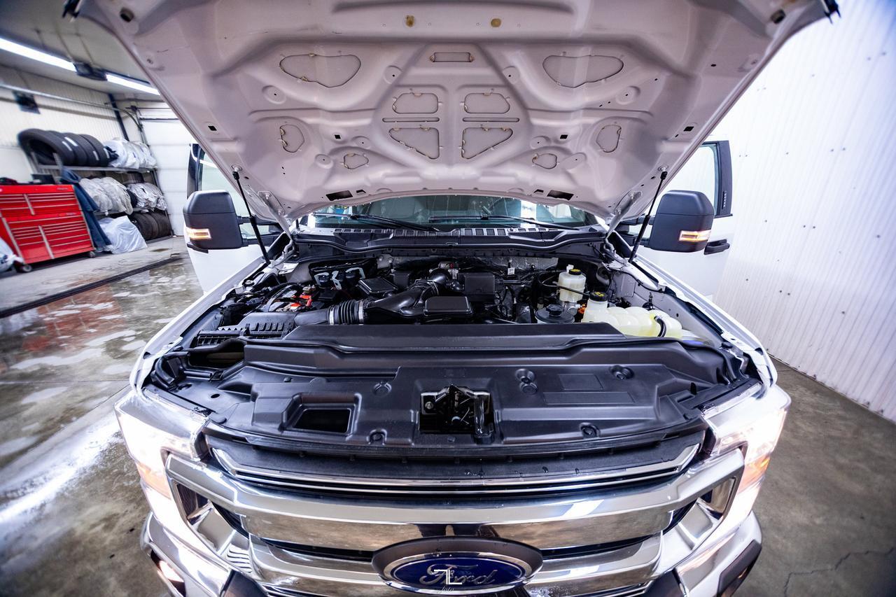 2022 Ford F-250 4x4 Crew Cab XLT FX4 PSeat BCam Red Deer AB