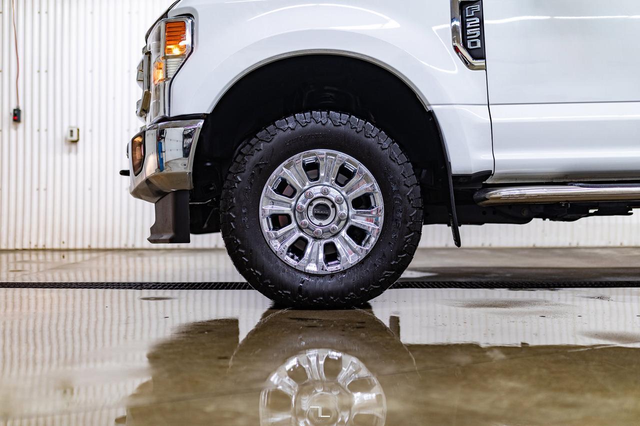 2022 Ford F-250 4x4 Crew Cab XLT FX4 PSeat BCam Red Deer AB