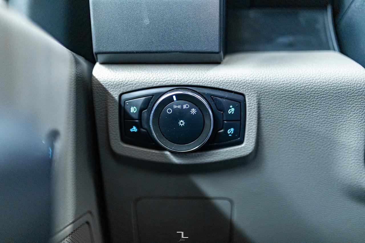 2022 Ford F-250 4x4 Crew Cab XLT FX4 PSeat BCam Red Deer AB