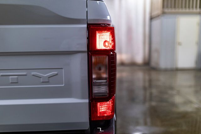 2022 Ford F-250 4x4 Crew Cab XLT FX4 PSeat BCam Red Deer AB