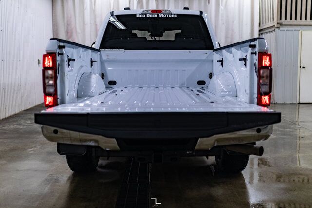 2022 Ford F-250 4x4 Crew Cab XLT FX4 PSeat BCam Red Deer AB