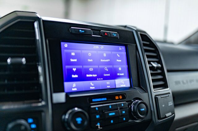 2022 Ford F-250 4x4 Crew Cab XLT FX4 PSeat BCam Red Deer AB