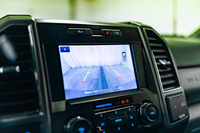 2022 Ford F-250 4x4 Crew Cab XLT FX4 PSeat BCam Red Deer AB