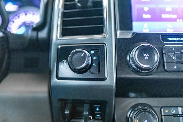 2022 Ford F-250 4x4 Crew Cab XLT FX4 PSeat BCam Red Deer AB