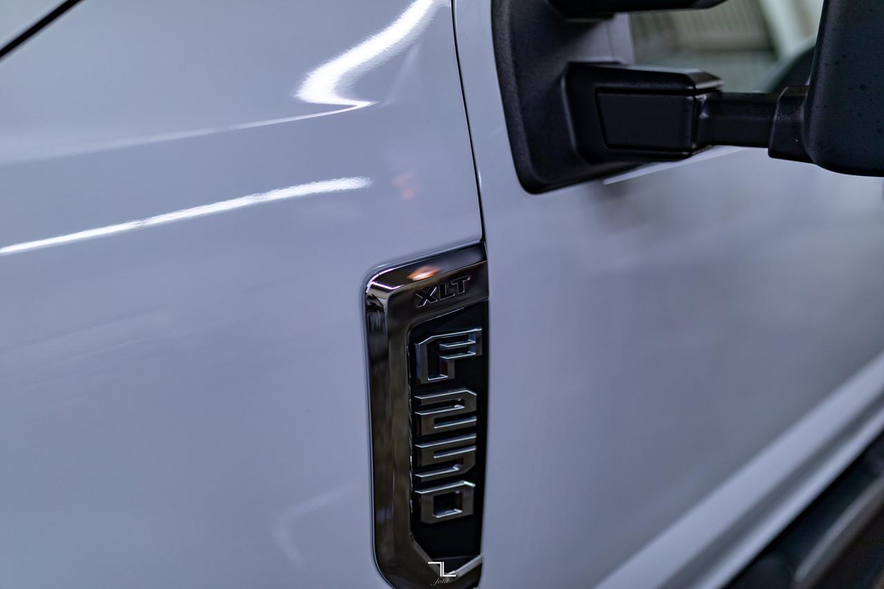 2022 Ford F-250 4x4 Crew Cab XLT FX4 PSeat BCam Red Deer AB