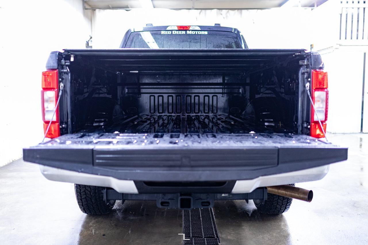 2022 Ford F-250 4x4 Crew Cab XLT FX4 PSeat BCam Red Deer AB