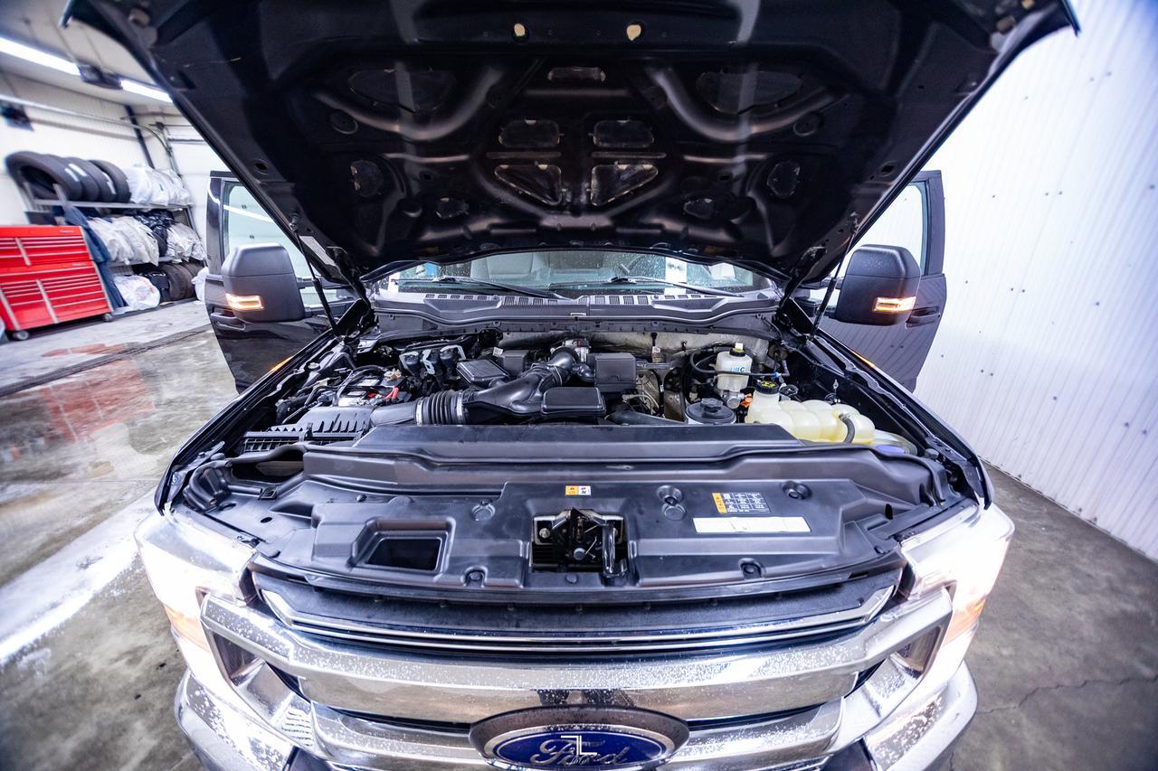 2022 Ford F-250 4x4 Crew Cab XLT FX4 PSeat BCam Red Deer AB