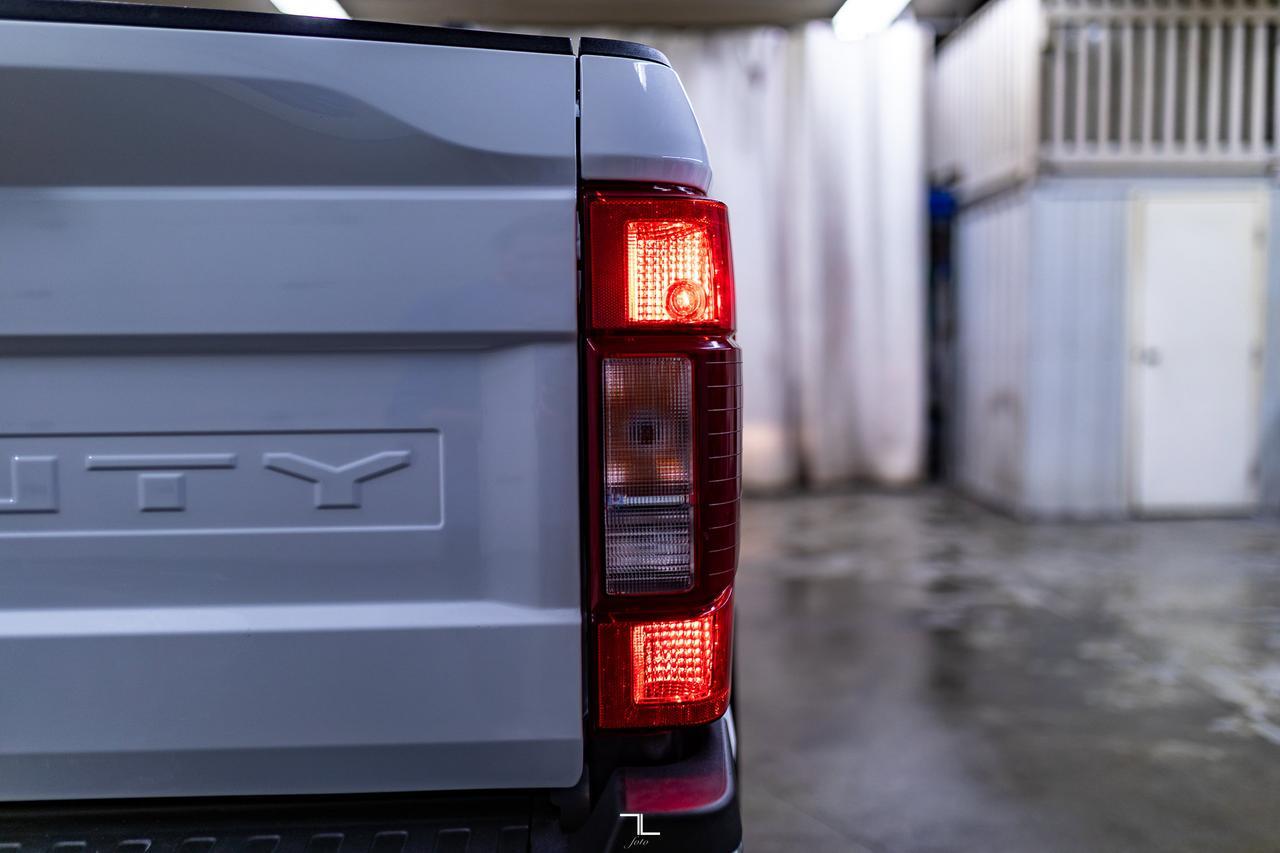 2022 Ford F-250 4x4 Crew Cab XLT FX4 PSeat BCam Red Deer AB