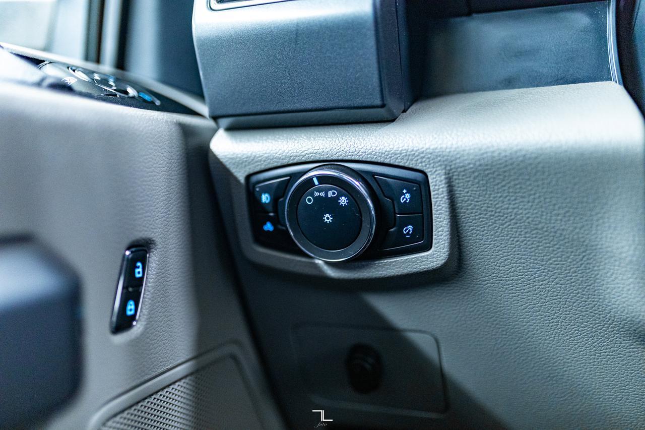 2022 Ford F-250 4x4 Crew Cab XLT FX4 PSeat BCam Red Deer AB