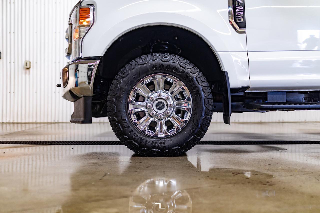 2022 Ford F-250 4x4 Crew Cab XLT FX4 PSeat BCam Red Deer AB