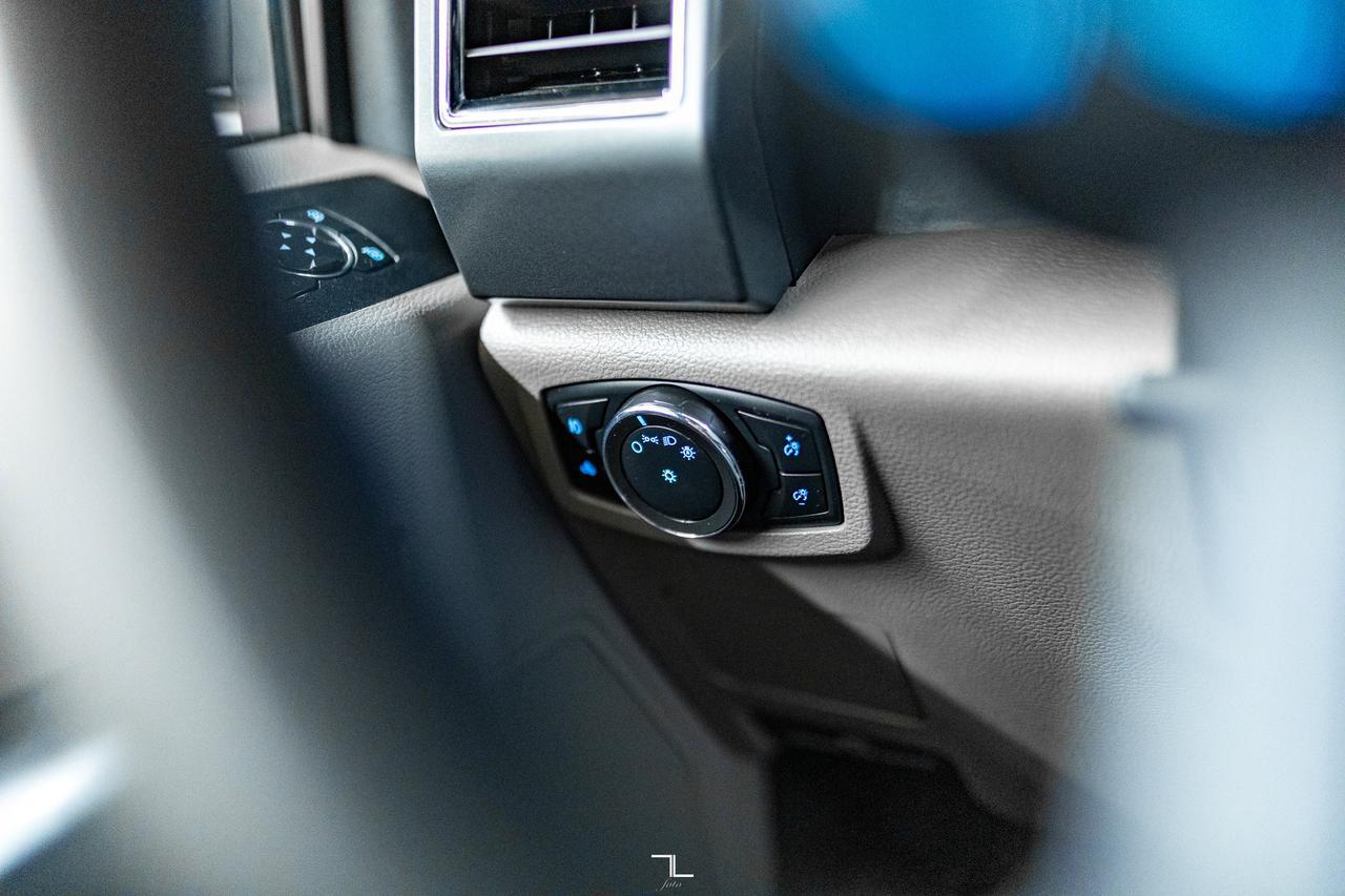 2022 Ford F-250 4x4 Crew Cab XLT FX4 PSeat BCam Red Deer AB