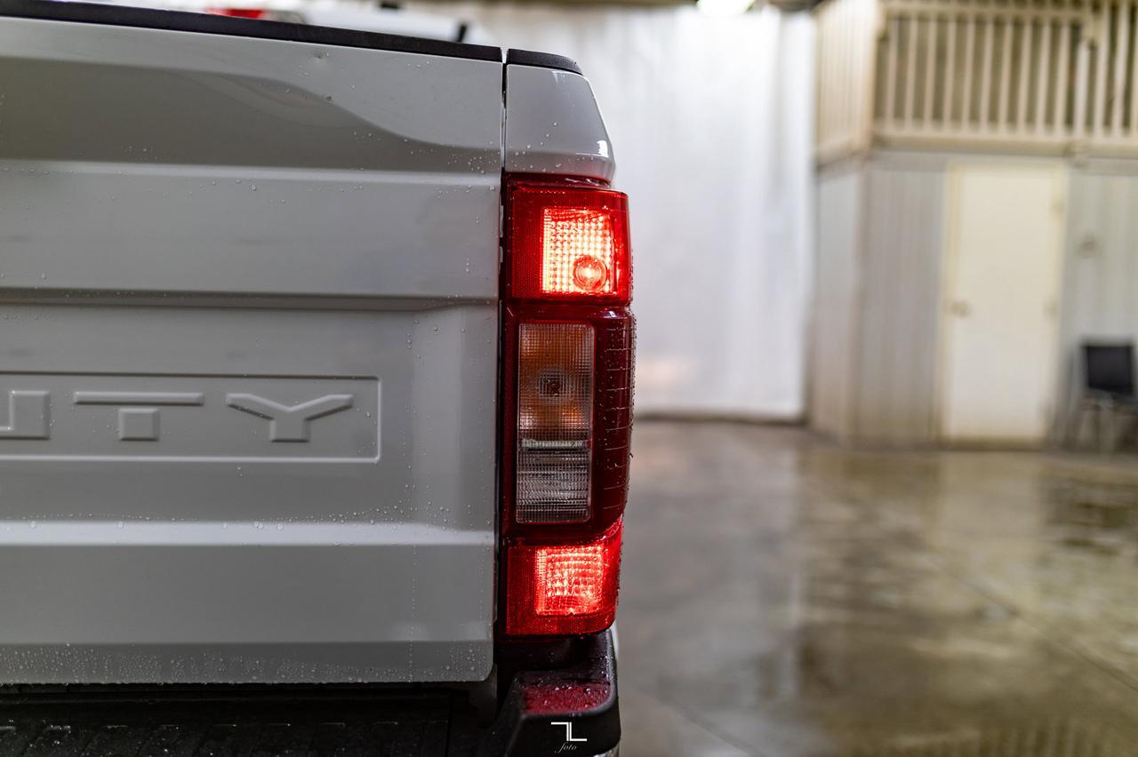 2022 Ford F-250 4x4 Crew Cab XLT FX4 PSeat BCam Red Deer AB