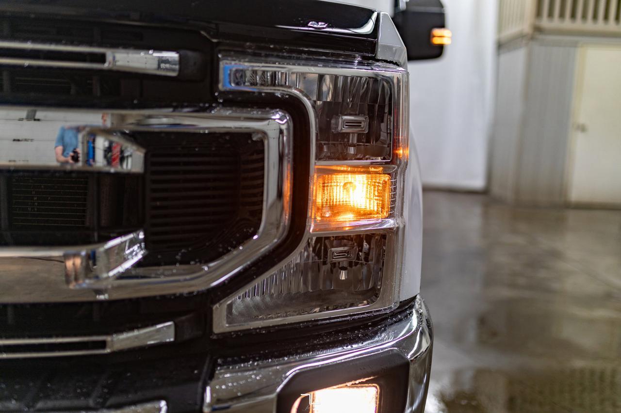 2022 Ford F-250 4x4 Crew Cab XLT FX4 PSeat BCam Red Deer AB