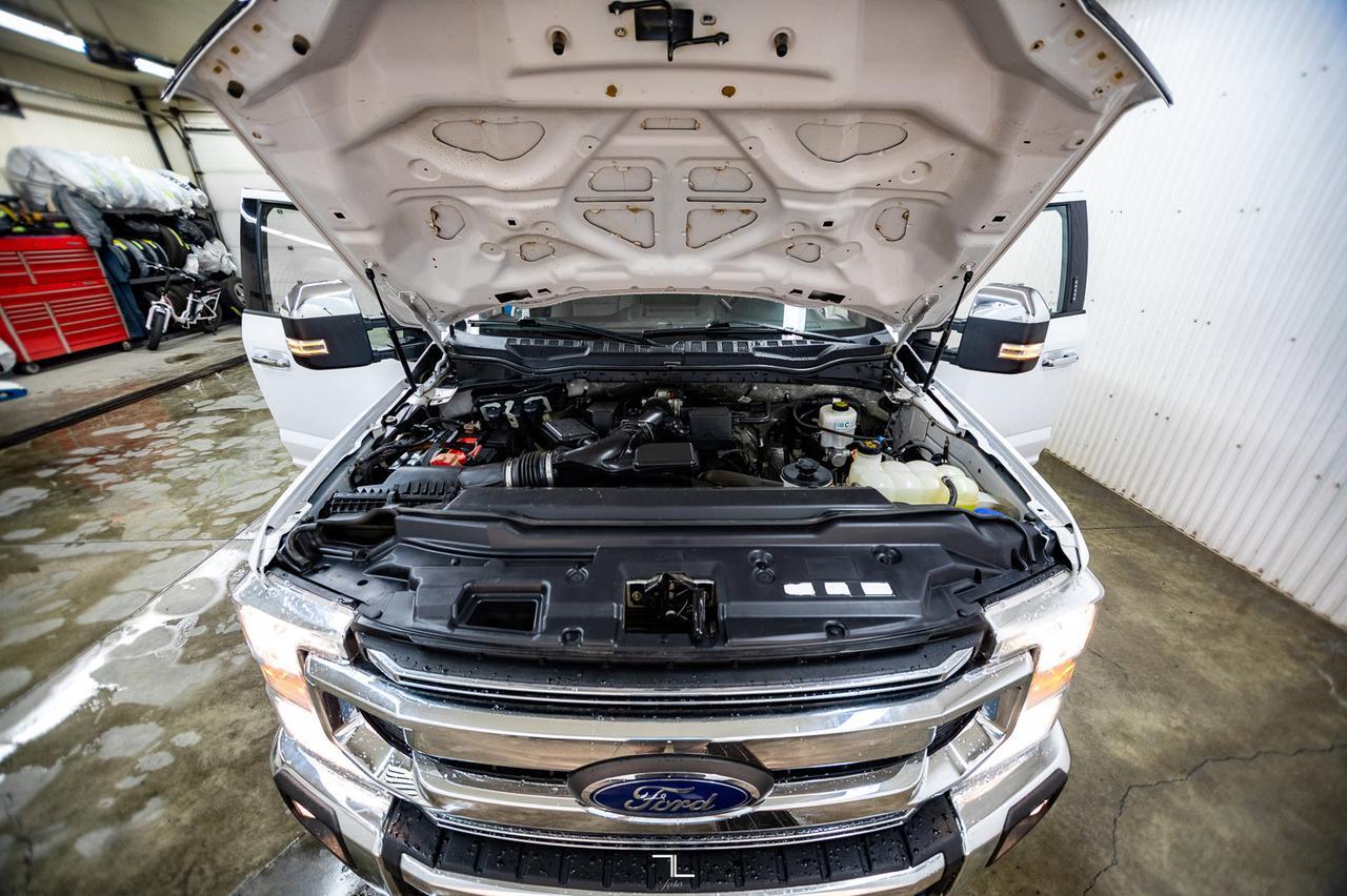 2022 Ford F-250 4x4 Crew Cab XLT FX4 PSeat BCam Red Deer AB