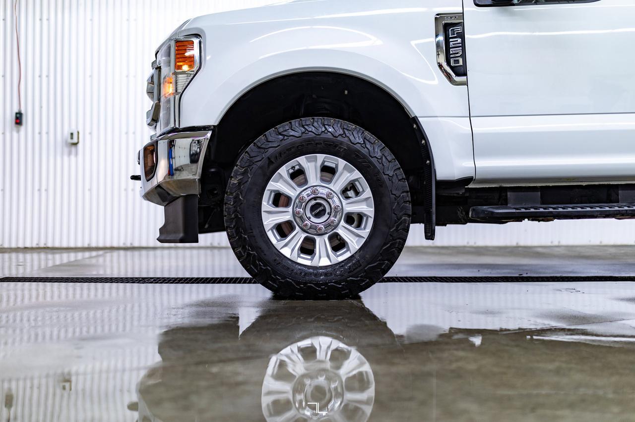 2022 Ford F-250 4x4 Crew Cab XLT FX4 PSeat BCam Red Deer AB