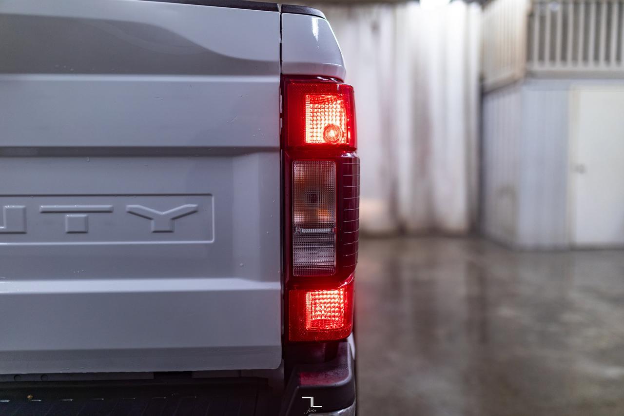 2022 Ford F-250 4x4 Crew Cab XLT FX4 PSeat BCam Red Deer AB