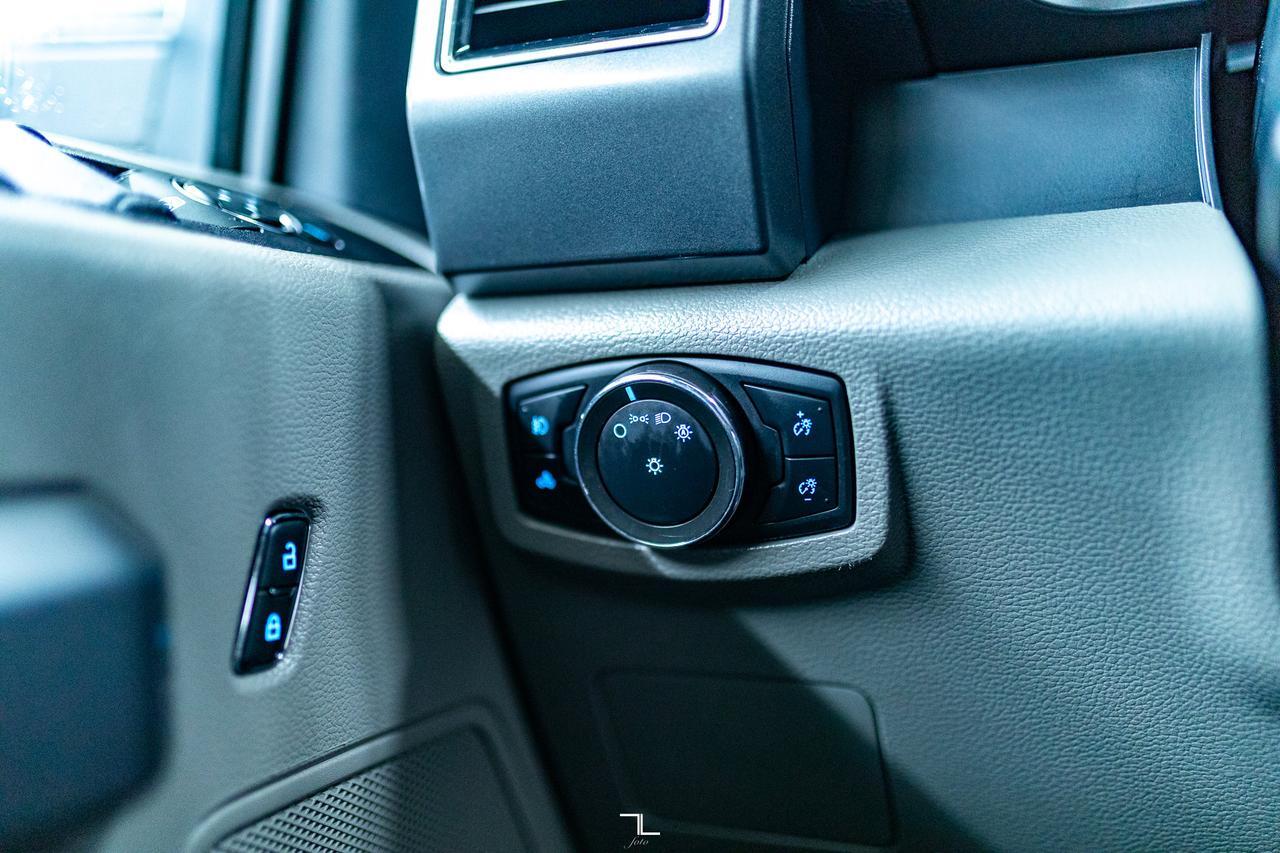 2022 Ford F-250 4x4 Crew Cab XLT FX4 PSeat BCam Red Deer AB