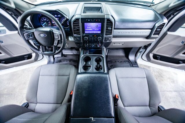 2022 Ford F-250 4x4 Crew Cab XLT FX4 PSeat BCam Red Deer AB