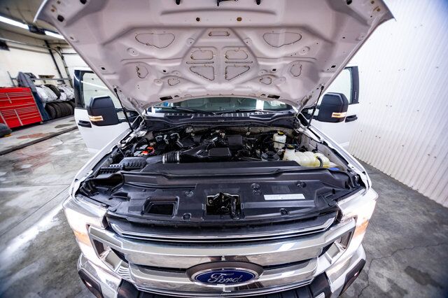 2022 Ford F-250 4x4 Crew Cab XLT FX4 PSeat BCam Red Deer AB