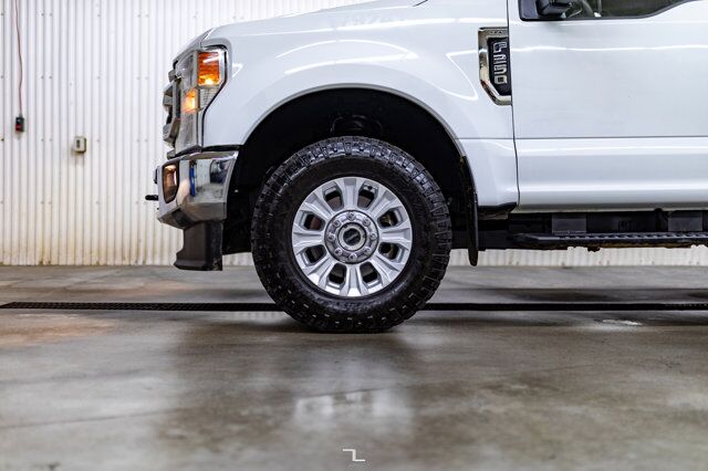 2022 Ford F-250 4x4 Crew Cab XLT FX4 PSeat BCam Red Deer AB