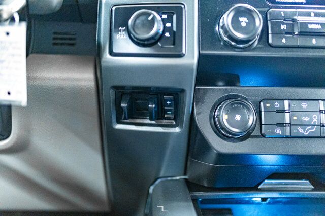 2022 Ford F-250 4x4 Crew Cab XLT FX4 PSeat BCam Red Deer AB