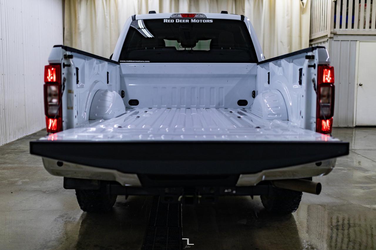 2022 Ford F-250 4x4 Crew Cab XLT FX4 PSeat BCam Red Deer AB