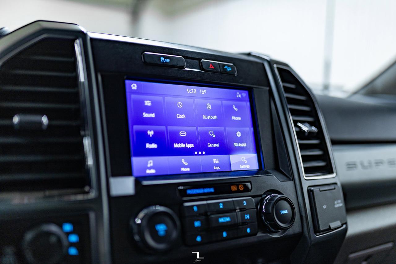 2022 Ford F-250 4x4 Crew Cab XLT FX4 PSeat BCam Red Deer AB