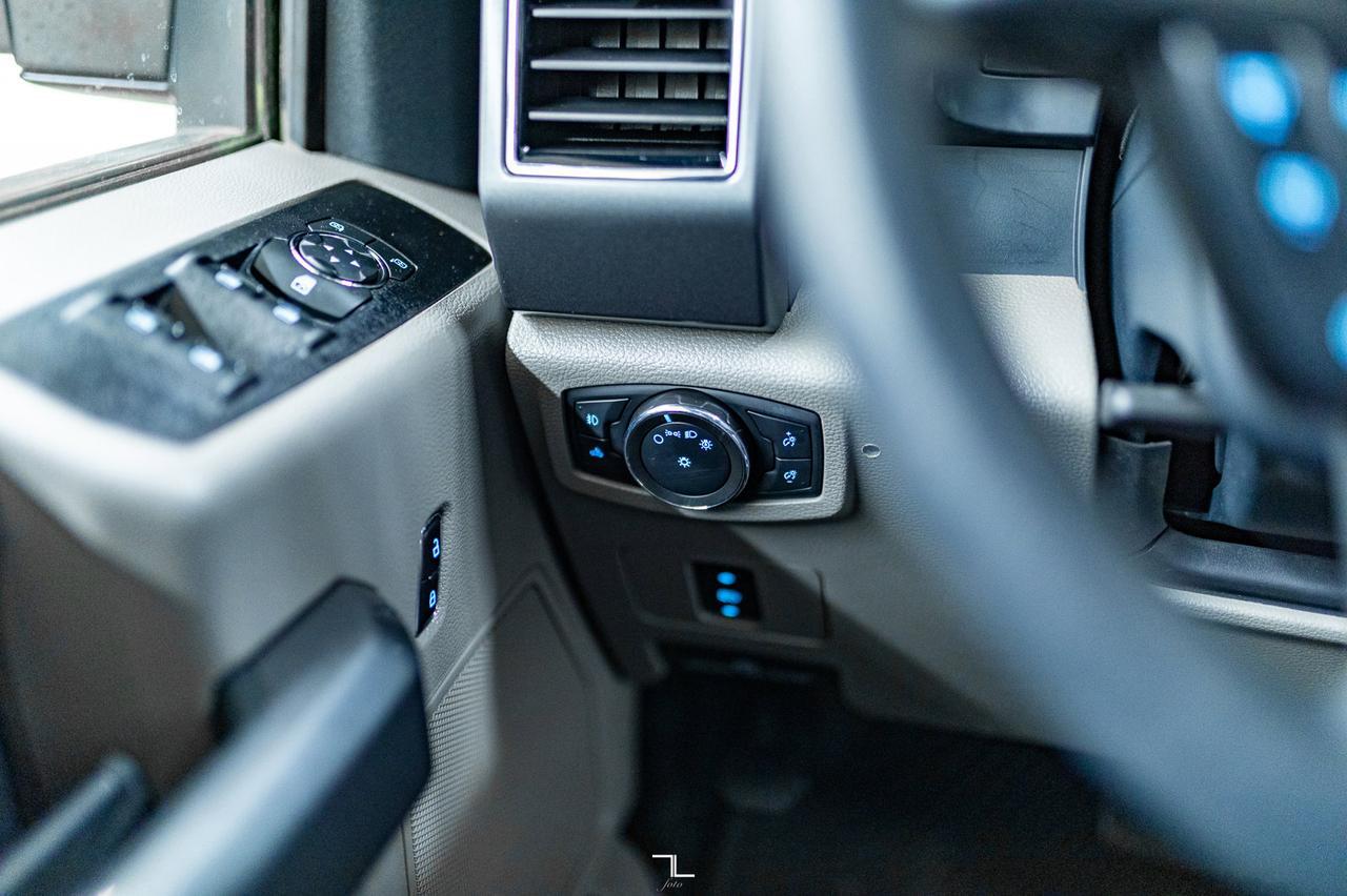 2022 Ford F-250 4x4 Crew Cab XLT FX4 PSeat BCam Red Deer AB