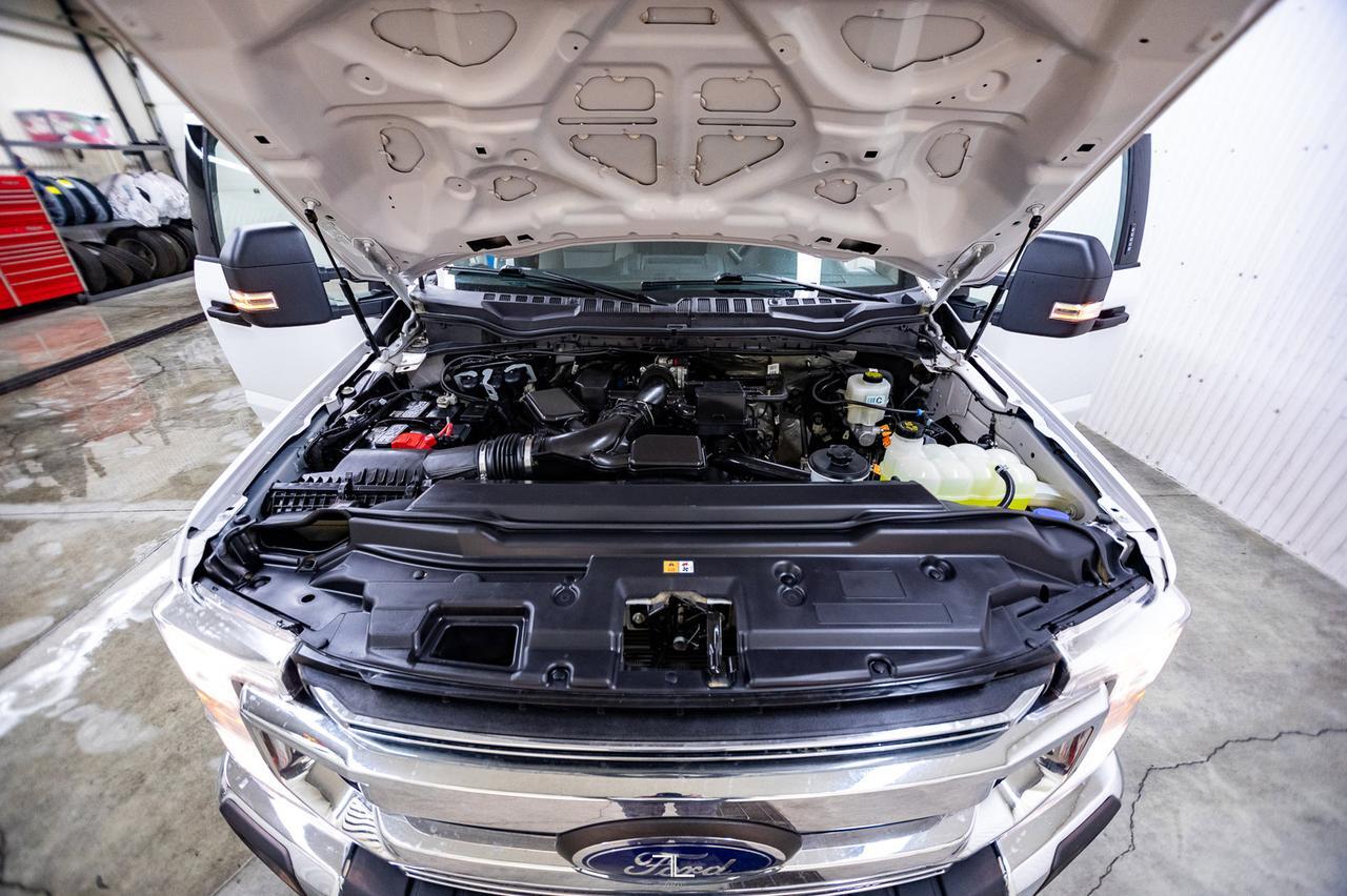 2022 Ford F-250 4x4 Crew Cab XLT FX4 PSeat BCam Red Deer AB