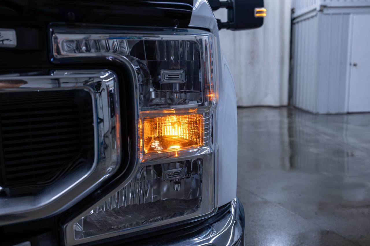 2022 Ford F-250 4x4 Crew Cab XLT FX4 Pseat Bcam Red Deer AB