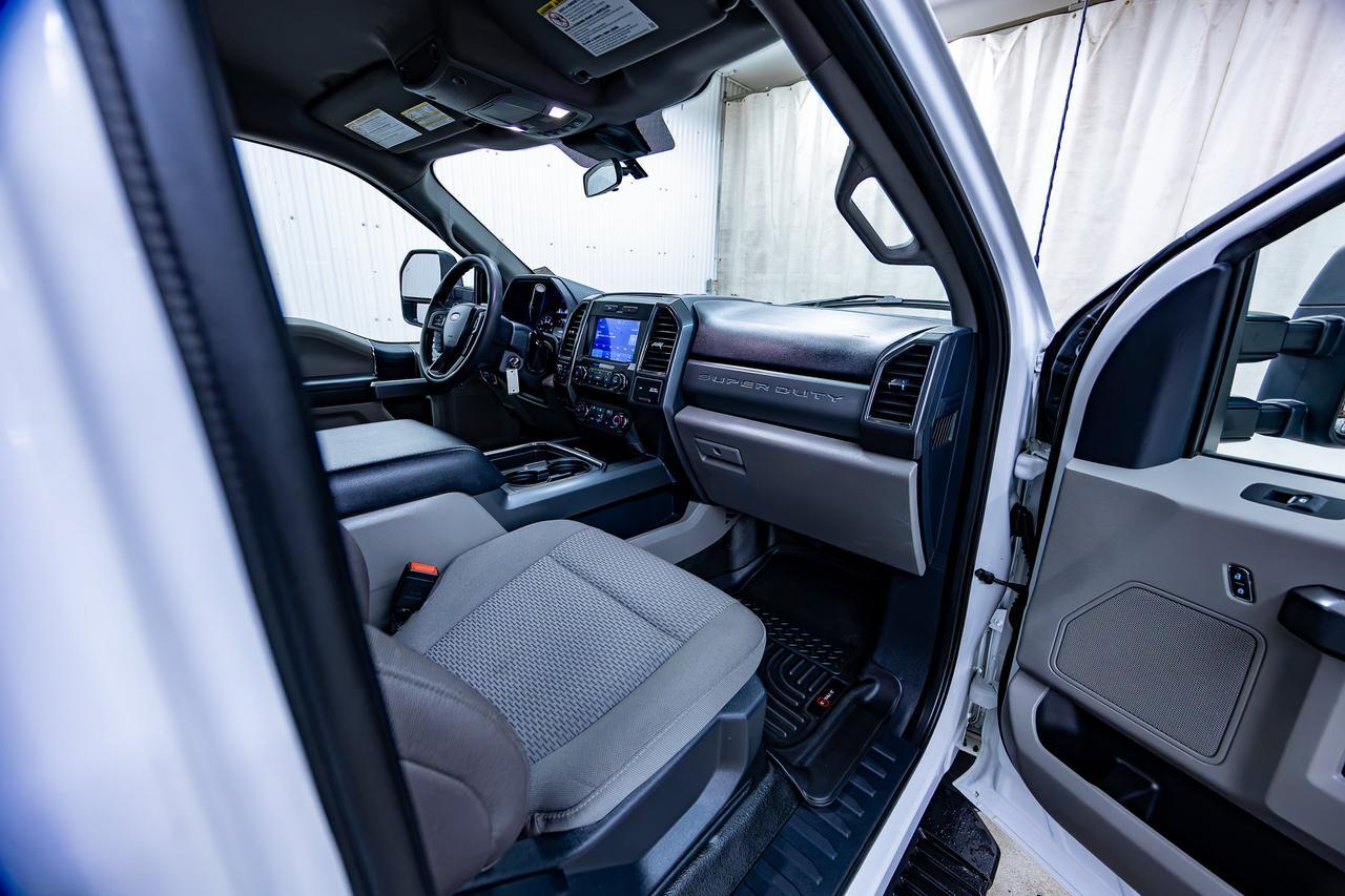 2022 Ford F-250 4x4 Crew Cab XLT FX4 Pseat Bcam Red Deer AB