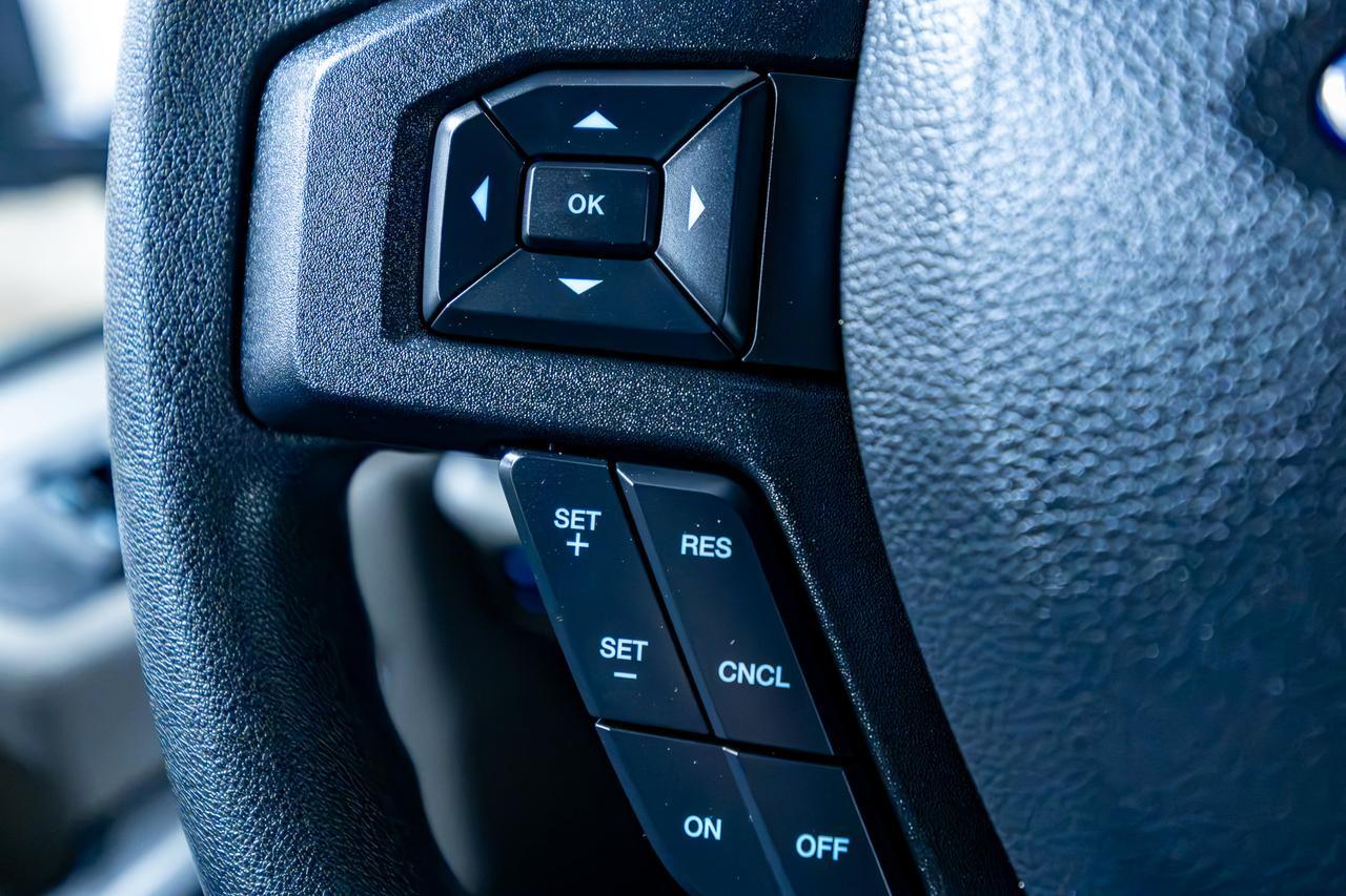 2022 Ford F-250 4x4 Crew Cab XLT FX4 Pseat Bcam Red Deer AB