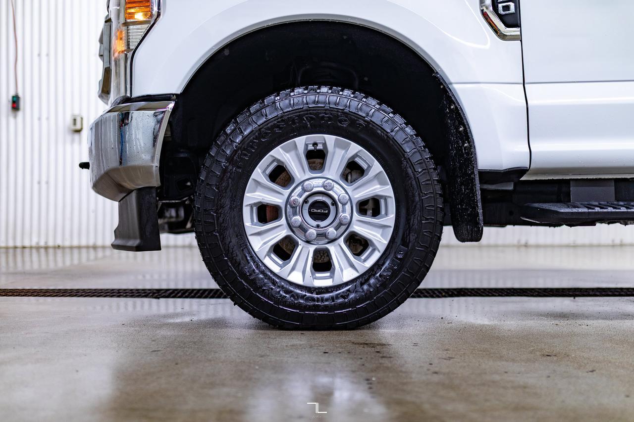 2022 Ford F-250 4x4 Crew Cab XLT Longbox PSeat BCam Red Deer AB