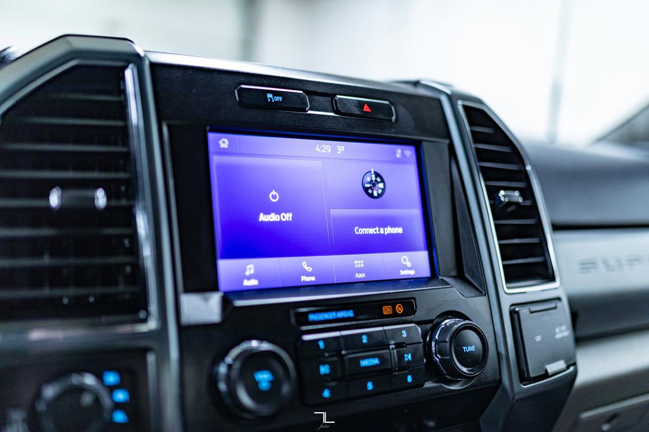 2022 Ford F-250 4x4 Crew Cab XLT Longbox PSeat BCam Red Deer AB