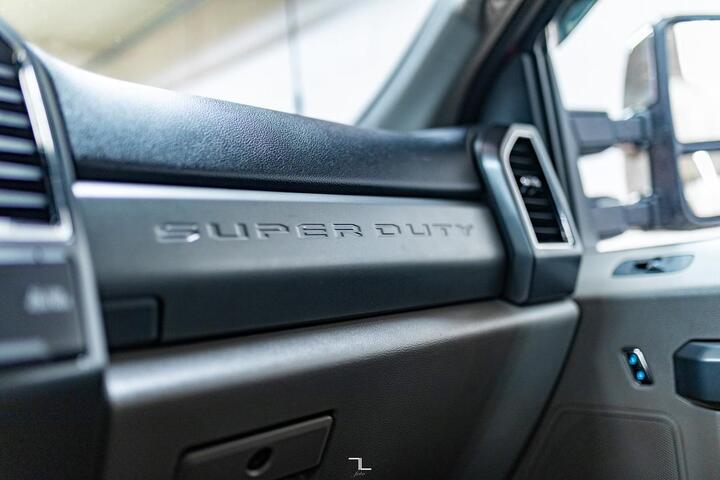 2022 Ford F-250 4x4 Reg Cab XLT PSeat BCam Red Deer AB 2022 Ford F-250 4x4 Reg Cab XLT PSeat BCam Red Deer AB